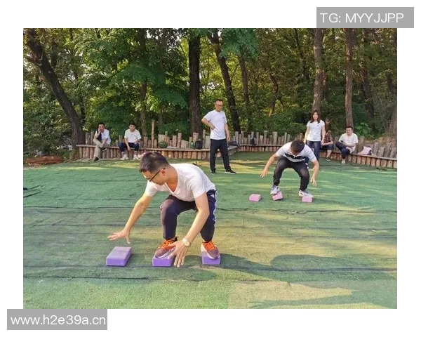 科学足球团队协作训练方法探索与实践提升团队默契与竞技水平 科学足球团队协作训练方法探索与实践提升团队默契与竞技水平